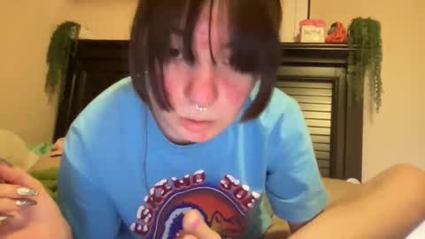 luvrxstarx online show from April 8, 3:52 am