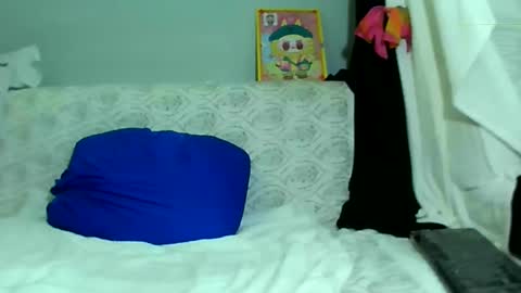 Bee Bee online show from February 22, 3:23 am