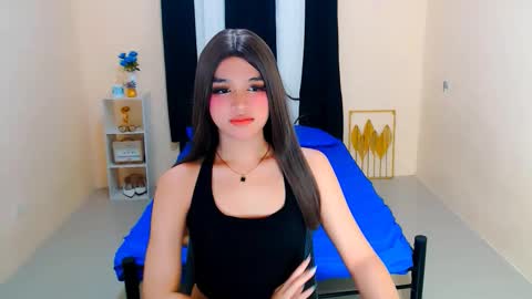 queen lux online show from October 10, 1:10 am