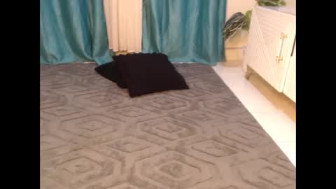 Luxe glow online show from June 4, 3:05 pm