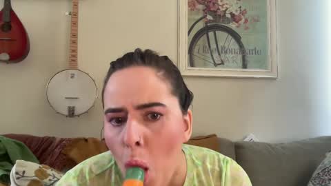 Snapshot of luxe_lola chatting on December 10, 2:27 am Luxy online show from December 10, 2:27 am