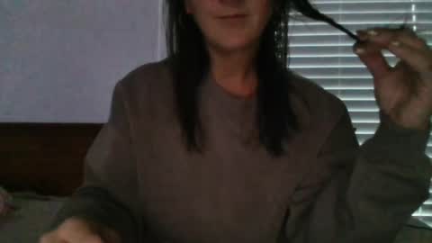 luxiesoles online show from July 7, 11:40 pm
