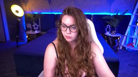 Snapshot of luxsopphia_ chatting on September 12, 12:34 pm luxsopphia_ online show from September 12, 12:34 pm