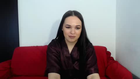 Snapshot of luxuriouss_s chatting on December 8, 4:14 am Laura online show from December 8, 4:14 am