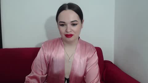 Snapshot of luxuriouss_s chatting on December 16, 2:04 am Laura online show from December 16, 2:04 am