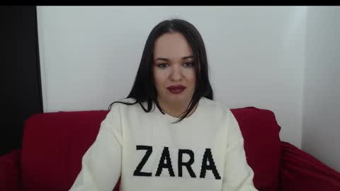 Snapshot of luxuriouss_s chatting on January 24, 6:35 am Laura online show from January 24, 6:35 am