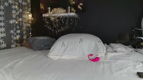 Lux for your fun online show from December 13, 7:26 am