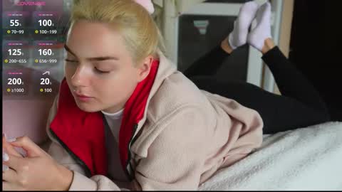 Lana online show from October 27, 8:10 am