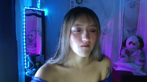Snapshot of lya_ch chatting on September 27, 9:44 pm Call me Lia  online show from September 27, 9:44 pm
