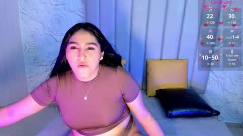 LYA DUBOIS  online show from March 9, 9:29 pm