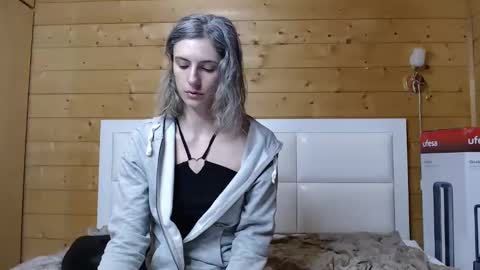 Lydia Bennet online show from December 14, 3:25 pm