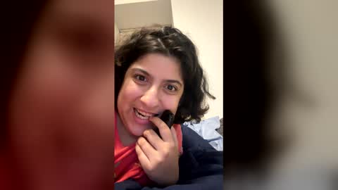lydiasheer online show from April 6, 4:57 am
