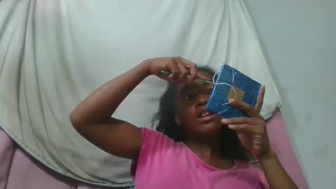 lydie856696 online show from May 11, 7:21 am