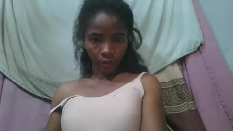 lydie856696 online show from May 9, 6:37 am