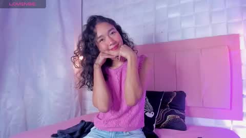 Snapshot of lyhana_lee chatting on March 2, 4:47 pm Lyhana Lee online show from March 2, 4:47 pm