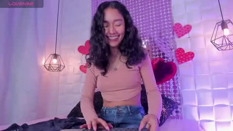 Snapshot of lyhana_lee chatting on February 13, 2:31 pm Lyhana Lee online show from February 13, 2:31 pm