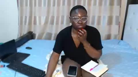 lyiajee online show from September 21, 7:18 am