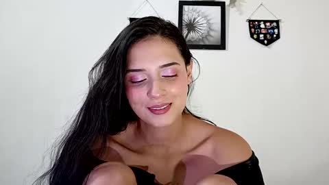 Snapshot of lyla205 chatting on January 4, 10:55 pm lyla online show from January 4, 10:55 pm