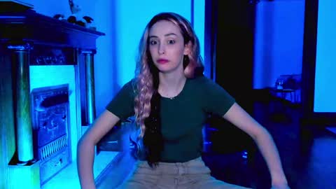 LylacDoll online show from December 16, 12:59 am