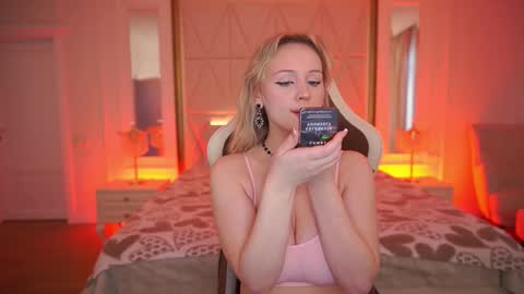 lylanimfa online show from February 14, 2:19 pm