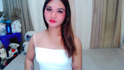 lylia_lust online show from November 19, 8:20 pm
