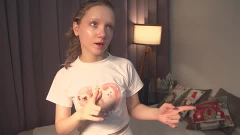 Lyly bambi online show from December 8, 11:51 pm