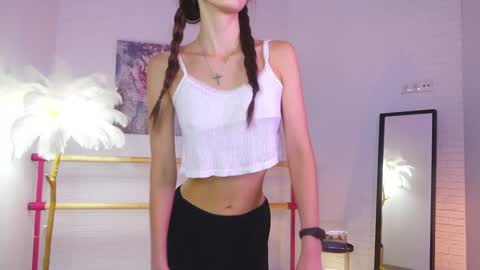 Lyly   online show from December 14, 5:40 am