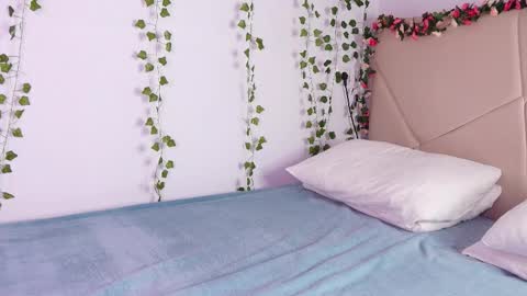 Lyly   online show from September 27, 8:21 am