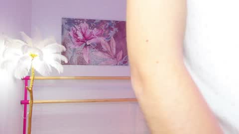 Lyly   online show from December 20, 6:19 am