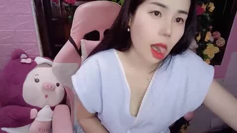 Snapshot of lyly_sweet97 chatting on March 7, 9:51 am lyly_sweet97 online show from March 7, 9:51 am