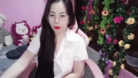 Snapshot of lyly_sweet97 chatting on January 12, 1:00 am lyly_sweet97 online show from January 12, 1:00 am