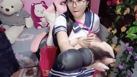 Snapshot of lyly_sweet97 chatting on January 15, 1:12 am lyly_sweet97 online show from January 15, 1:12 am