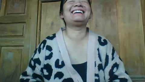 lylymai online show from October 30, 1:52 am