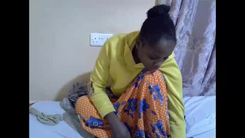 Snapshot of lyn_anna chatting on October 22, 4:39 am lyn_anna online show from October 22, 4:39 am