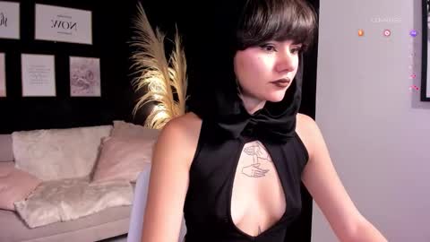 Lyn online show from January 12, 6:46 pm