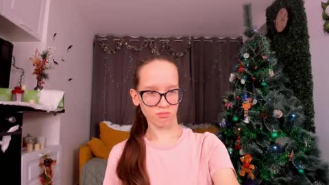 Sara online show from December 28, 4:09 pm
