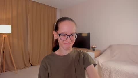 Sara online show from October 21, 4:44 pm