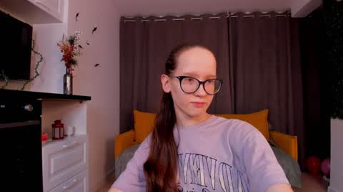 Sara online show from December 20, 4:04 pm