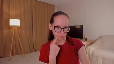 Sara online show from October 22, 4:45 pm