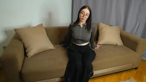 Hello there Im Eva3 Im new model here online show from November 3, 1:37 pm