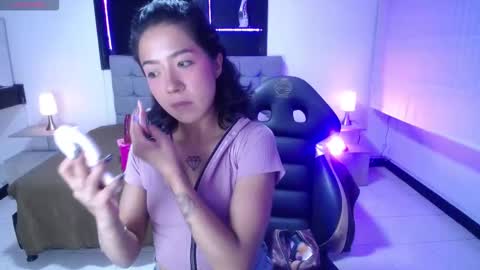 lynn_turner_ online show from March 6, 2:34 pm