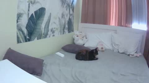 Snapshot of lynncottingham chatting on September 10, 1:44 pm Kira online show from September 10, 1:44 pm