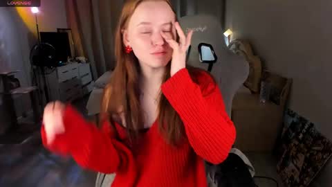 lynne_dawson online show from April 15, 6:52 pm