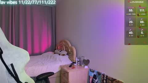 Snapshot of lynne_dawson chatting on October 8, 4:00 pm lynne_dawson online show from October 8, 4:00 pm