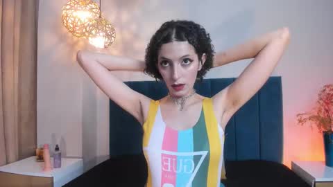 Lyravendrell online show from March 27, 1:51 am