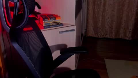 lyssan_xo online show from November 10, 7:09 pm