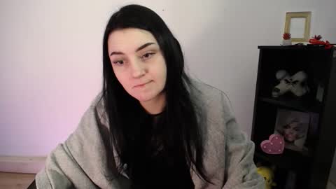 m_i_k_i_ online show from February 11, 11:55 am