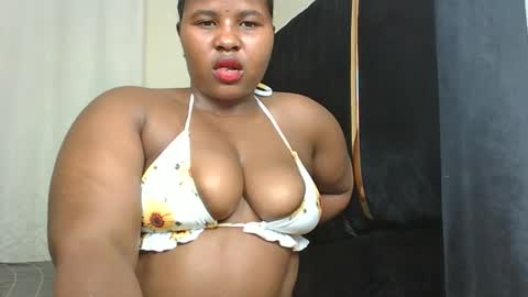 m_pretty_p online show from December 21, 9:23 am