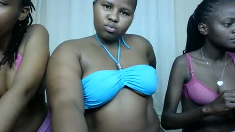 m_pretty_p online show from December 3, 4:39 pm