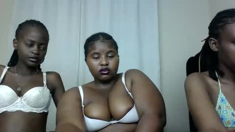 m_pretty_p online show from December 18, 6:35 pm